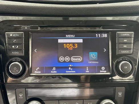 Used 2018 Nissan Rogue SV AWD/4WD image 15