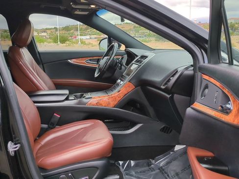 Used 2020 Lincoln Nautilus Reserve FWD image 31