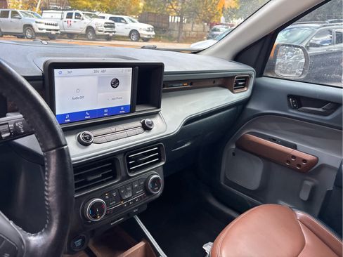 Used 2022 Ford Maverick Lariat w/ Lariat Luxury Package image 17