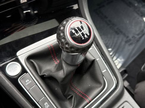 Used 2019 Volkswagen GTI Autobahn image 22