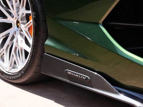 Used 2025 Lamborghini Revuelto AWD/4WD image 23
