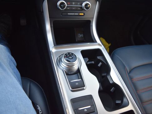 Certified 2022 Ford Edge SEL w/ Sport Appearance Package image 14