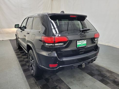 Used 2022 Jeep Grand Cherokee Laredo X image 5