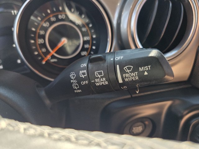 Used 2020 Jeep Wrangler Unlimited Sahara AWD/4WD image 32
