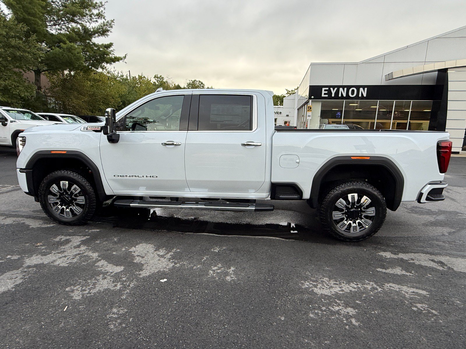 New 2026 GMC Sierra 3500 Denali AWD/4WD image 2