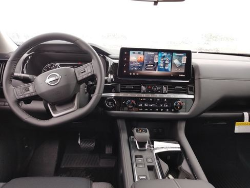 New 2026 Nissan Pathfinder SV w/ SV Premium Package FWD image 15