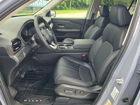 New 2026 Honda Pilot Touring image 13