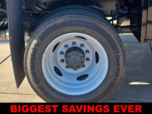 New 2025 Ford F550 2WD Regular Cab Super Duty image 38