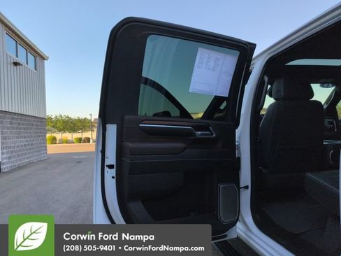 Used 2025 GMC Sierra 3500 Denali AWD/4WD image 24