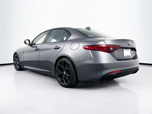 Used 2020 Alfa Romeo Giulia w/ Nero Edizione RWD image 16