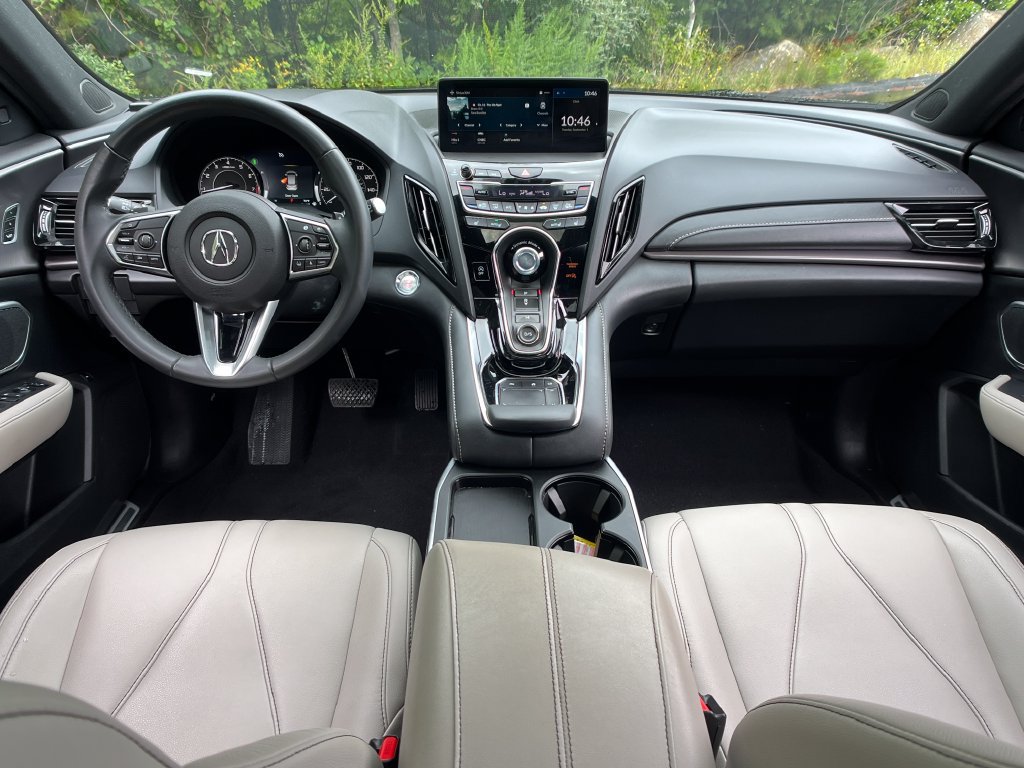 Used 2025 Acura RDX SH-AWD image 13