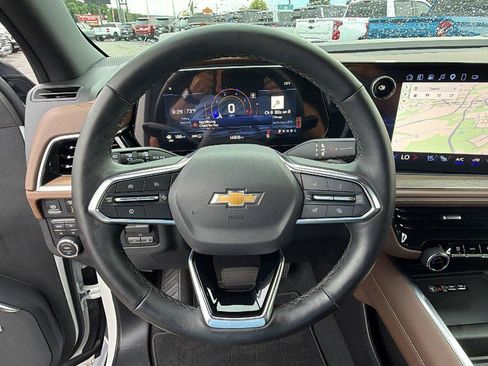 Used 2025 Chevrolet Tahoe High Country AWD/4WD image 29
