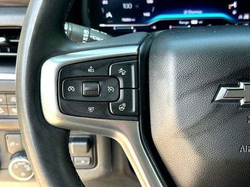 Used 2023 Chevrolet Suburban Z71 w/ Z71 Off-Road Package AWD/4WD image 14