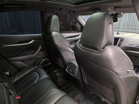 Used 2018 Maserati Levante GranSport image 40