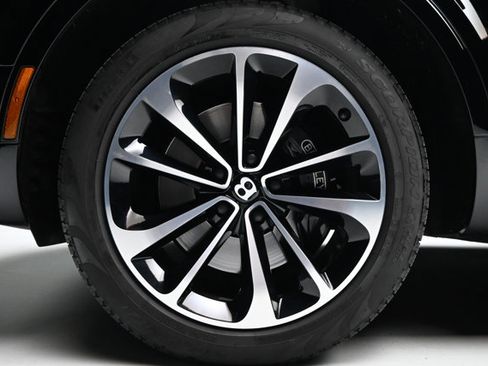 Used 2019 Bentley Bentayga image 5