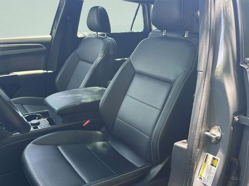 Used 2023 Volkswagen Atlas Cross Sport SEL R-Line AWD/4WD image 29