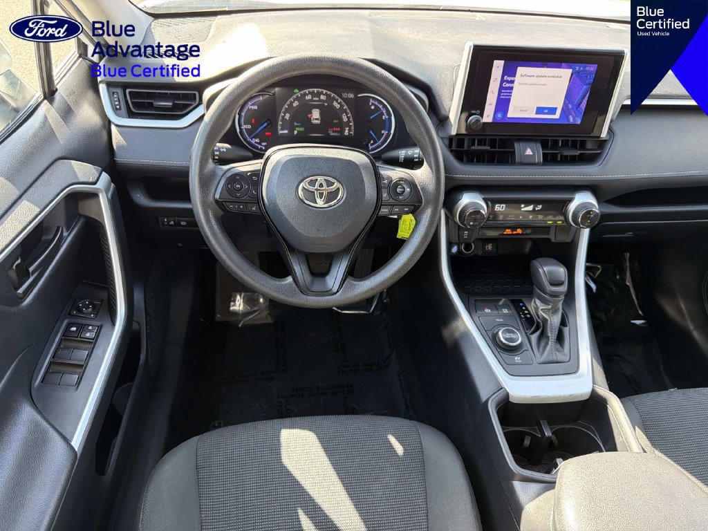 Used 2024 Toyota RAV4 LE AWD/4WD image 9