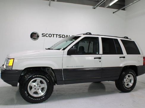 Used 1997 Jeep Grand Cherokee Laredo AWD/4WD image 2