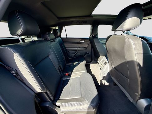 Used 2022 Volkswagen Atlas Cross Sport SE image 29