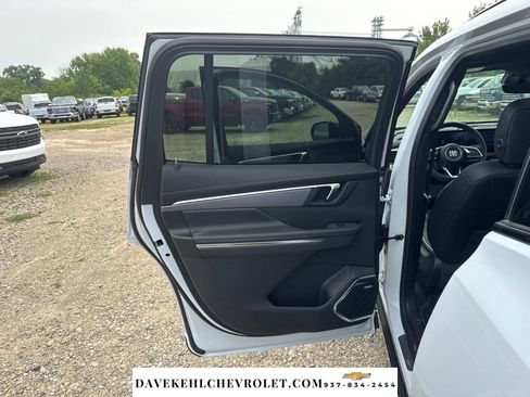 Used 2026 Buick Enclave Sport Touring w/ Power Package AWD/4WD image 24