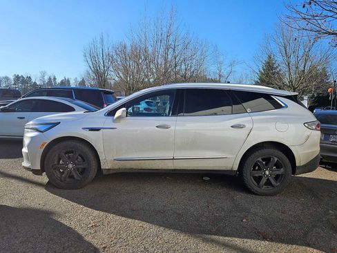 Used 2023 Buick Enclave Essence w/ Experience Buick Package image 5