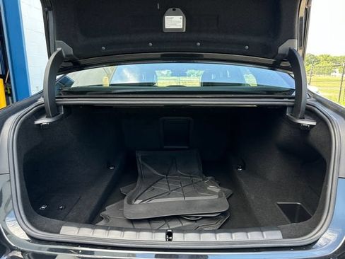 Used 2023 BMW 740i w/ Parking Assistance Package RWD image 43