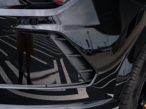 Used 2020 Lamborghini Urus AWD/4WD image 16
