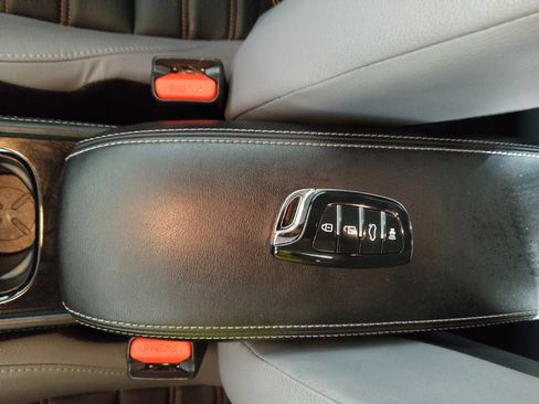 Used 2023 Nissan Kicks SR w/ SR Premium Package FWD image 32