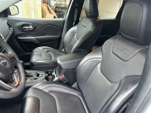 Used 2022 Jeep Cherokee Limited AWD/4WD image 4