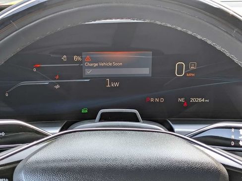 Certified 2024 Cadillac Lyriq Luxury AWD/4WD image 29