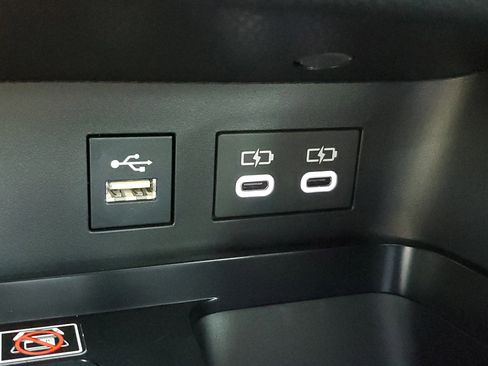 Used 2025 Toyota Camry SE image 26