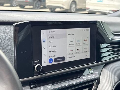 Used 2025 Toyota Camry SE image 19