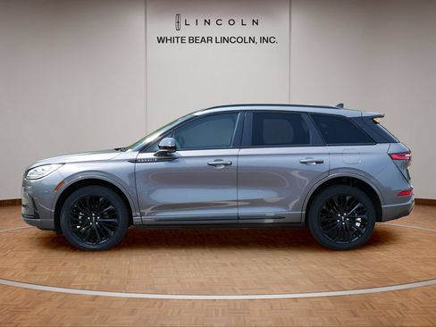 Used 2024 Lincoln Corsair Reserve w/ Equipment Group 201A FWD image 8