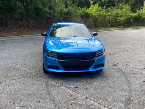 Used 2019 Dodge Charger SXT w/ Blacktop Package RWD image 2