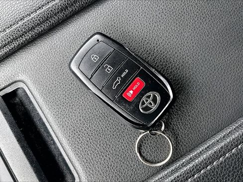 Used 2025 Toyota Grand Highlander FWD image 35