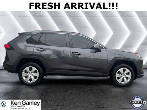 Used 2019 Toyota RAV4 LE w/ Carpet Mat Package image 5