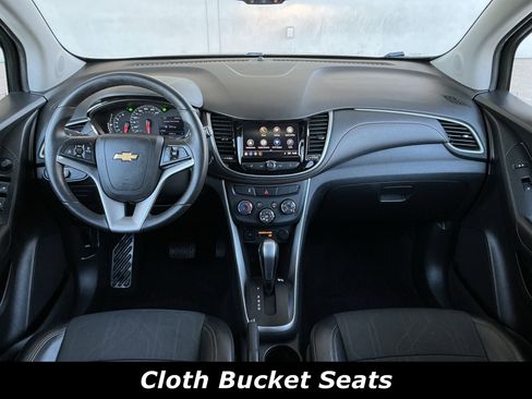 Used 2018 Chevrolet Trax LT w/ LT Convenience Package image 4