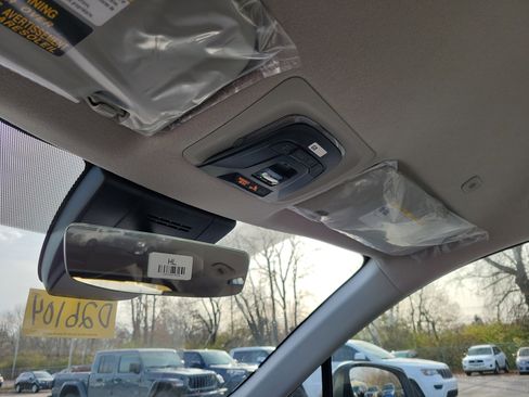 New 2026 Toyota Corolla Cross L image 30