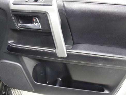 Used 2017 Toyota 4Runner SR5 image 22