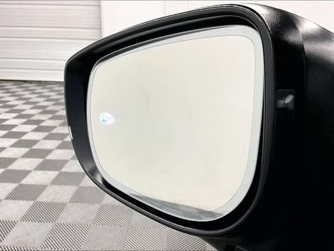 Used 2024 Subaru Crosstrek 2.5i Limited w/ Crosstrek Mirror Package AWD/4WD image 32