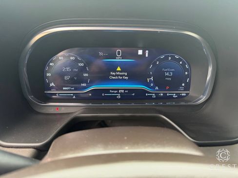 Used 2023 Chevrolet Suburban LT RWD image 19