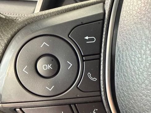 Used 2018 Toyota Camry LE FWD image 19
