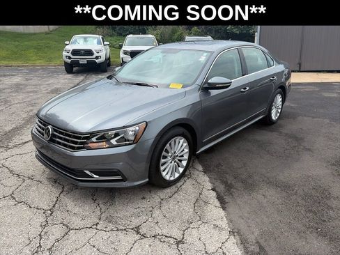 Used 2017 Volkswagen Passat 1.8T SE FWD image 1