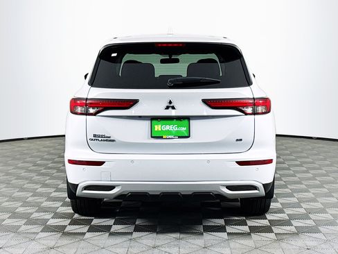 Used 2023 Mitsubishi Outlander SE image 8