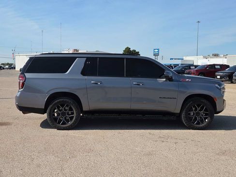 Used 2022 Chevrolet Suburban Z71 w/ Luxury Package AWD/4WD image 9