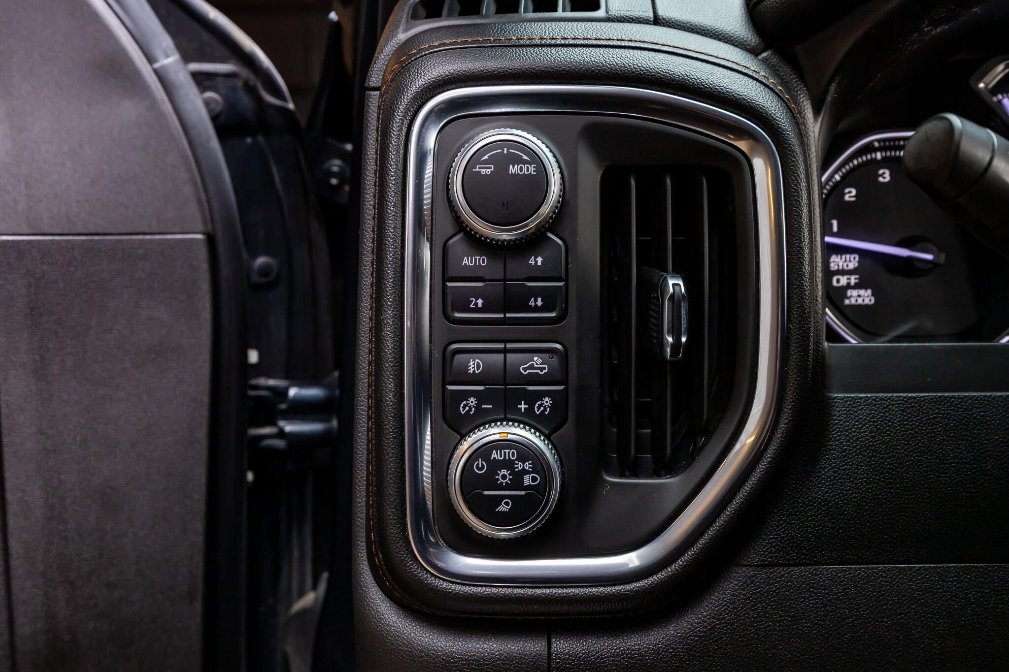 Used 2020 GMC Sierra 1500 AT4 w/ AT4 Premium Package AWD/4WD image 21