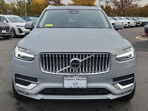 Certified 2024 Volvo XC90 B6 Plus image 2