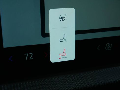 Used 2026 Ford Explorer Active w/ Active Comfort Package image 28