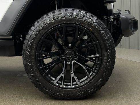 Used 2026 Jeep Wrangler Unlimited Sport AWD/4WD image 9