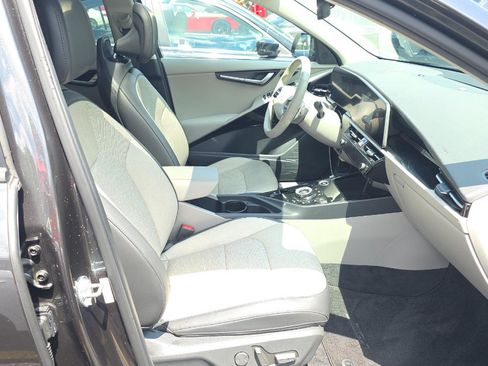 Certified 2023 Kia Niro Wave FWD image 11